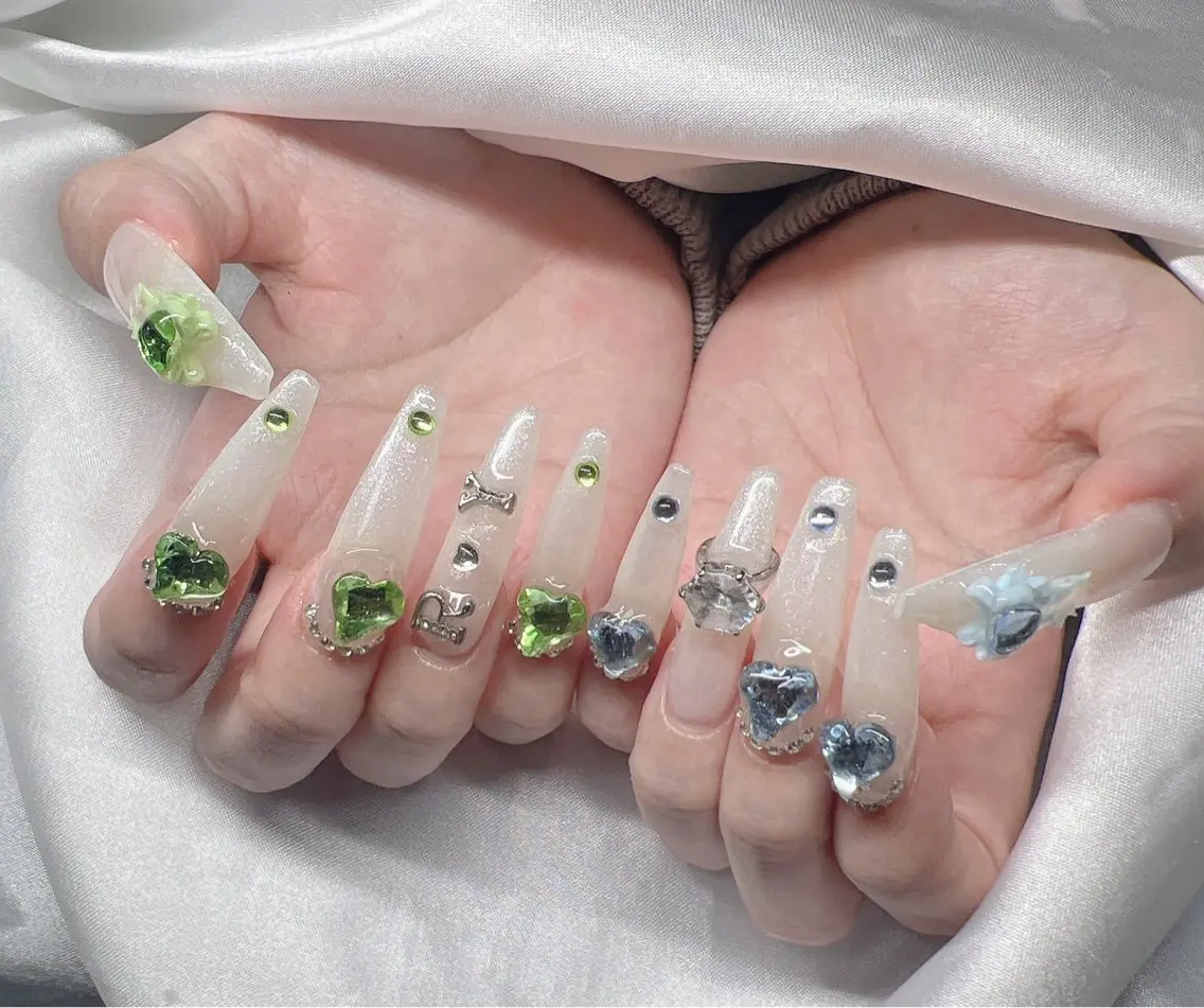 ネイル ハンドネイル Lee Nailsのネイルデザイン