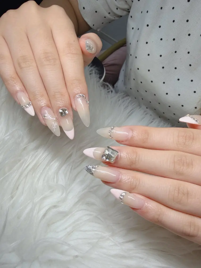 ネイル Lee Nailsのネイルデザイン