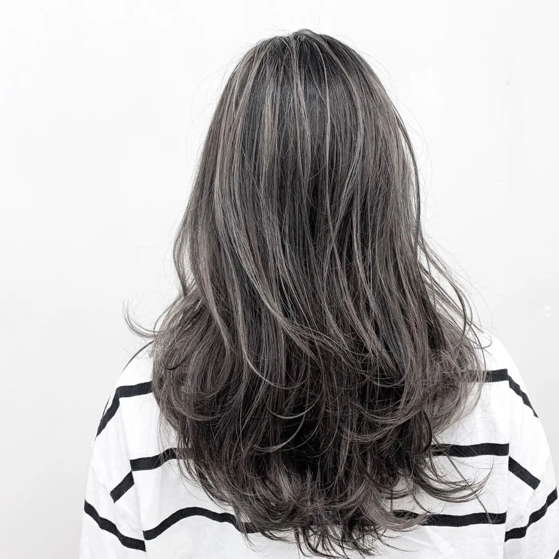 ミディアム カラー ハイライトカラー ハイライト 鈴木 一貴のヘアスタイル