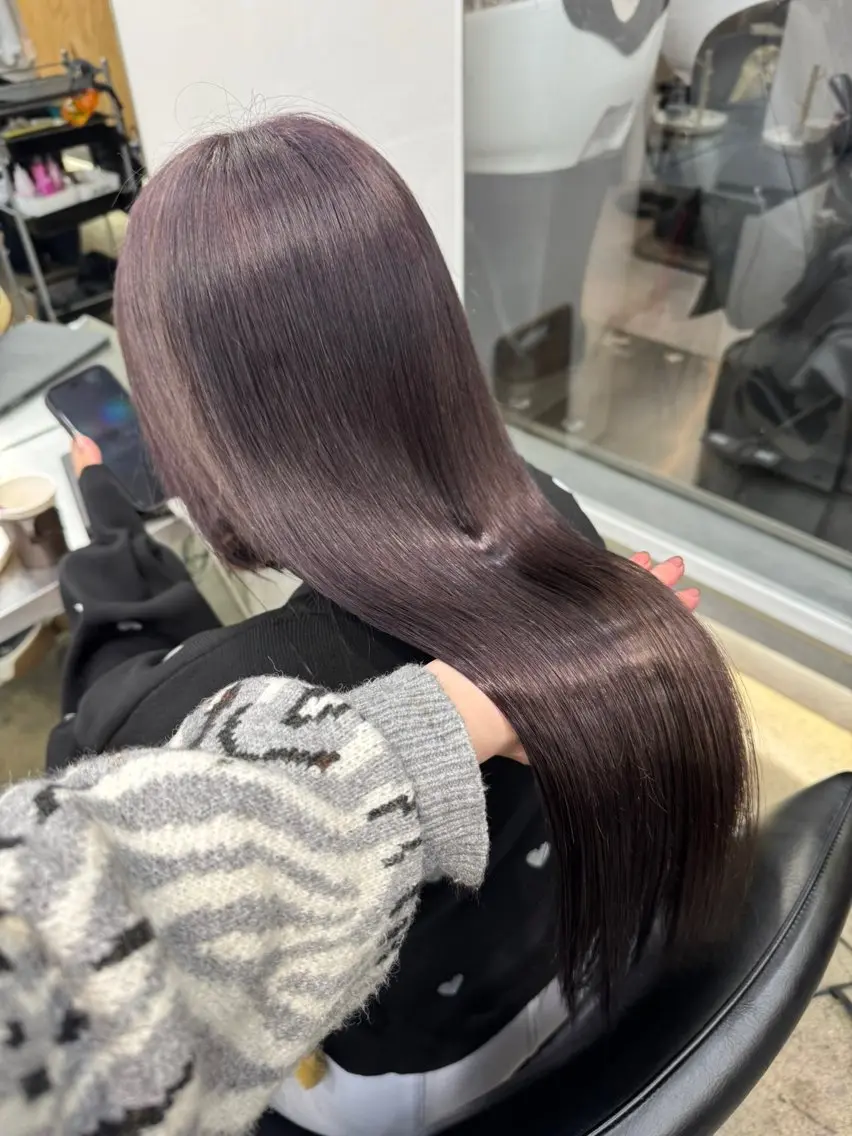 ロング カラー グレージュ ラベンダーカラー ラベンダーグレージュ ラベンダーグレー ヘアカラー 新宿 似合わせカラー HINAのヘアスタイル