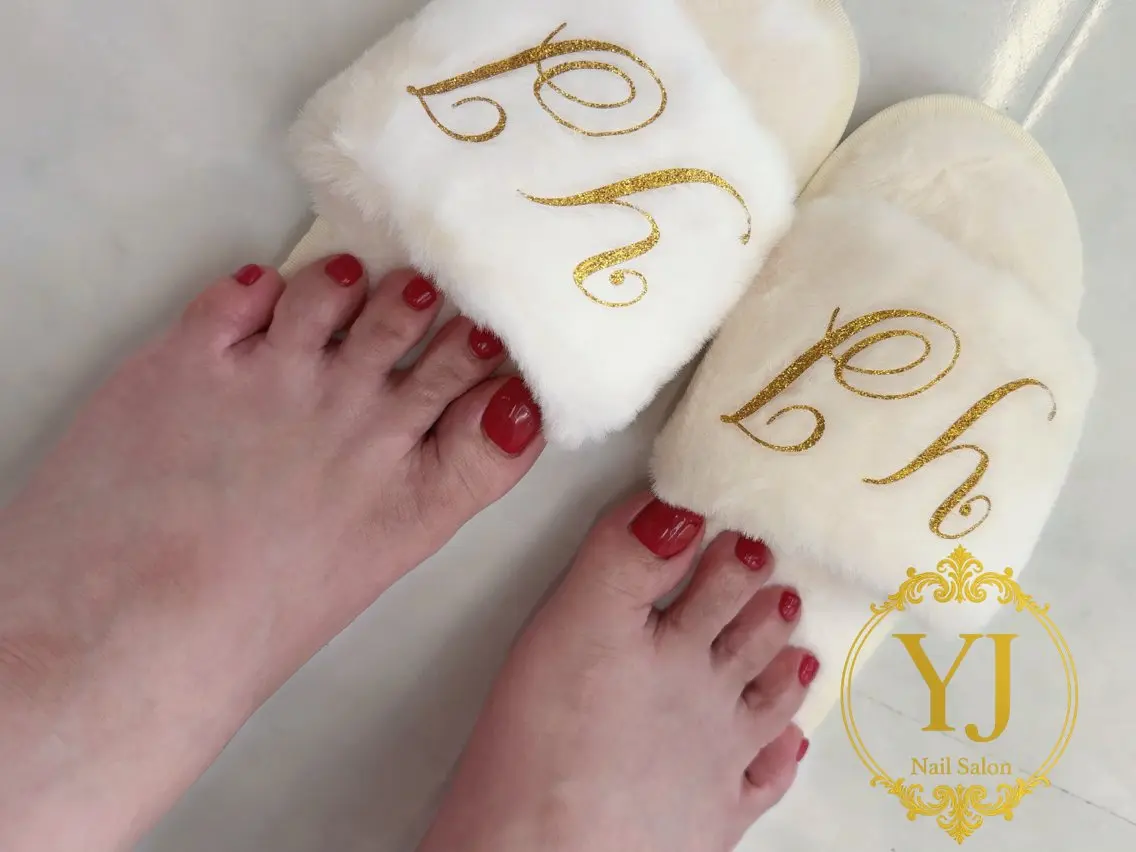 ネイル フットネイル 赤色 シンプルネイル 冬ネイル クリスマス YJ Nail Yumiのネイルデザイン