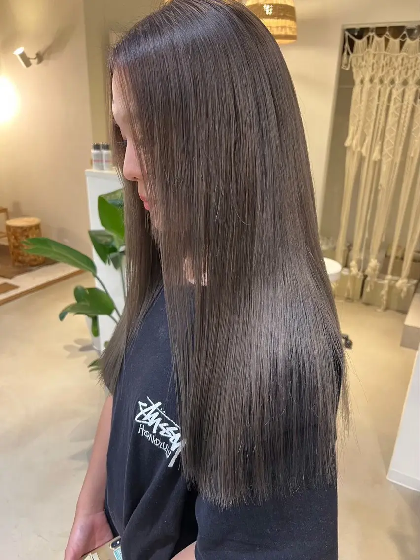 ロング ヘアカラー トリートメント 中岡 心音のヘアスタイル