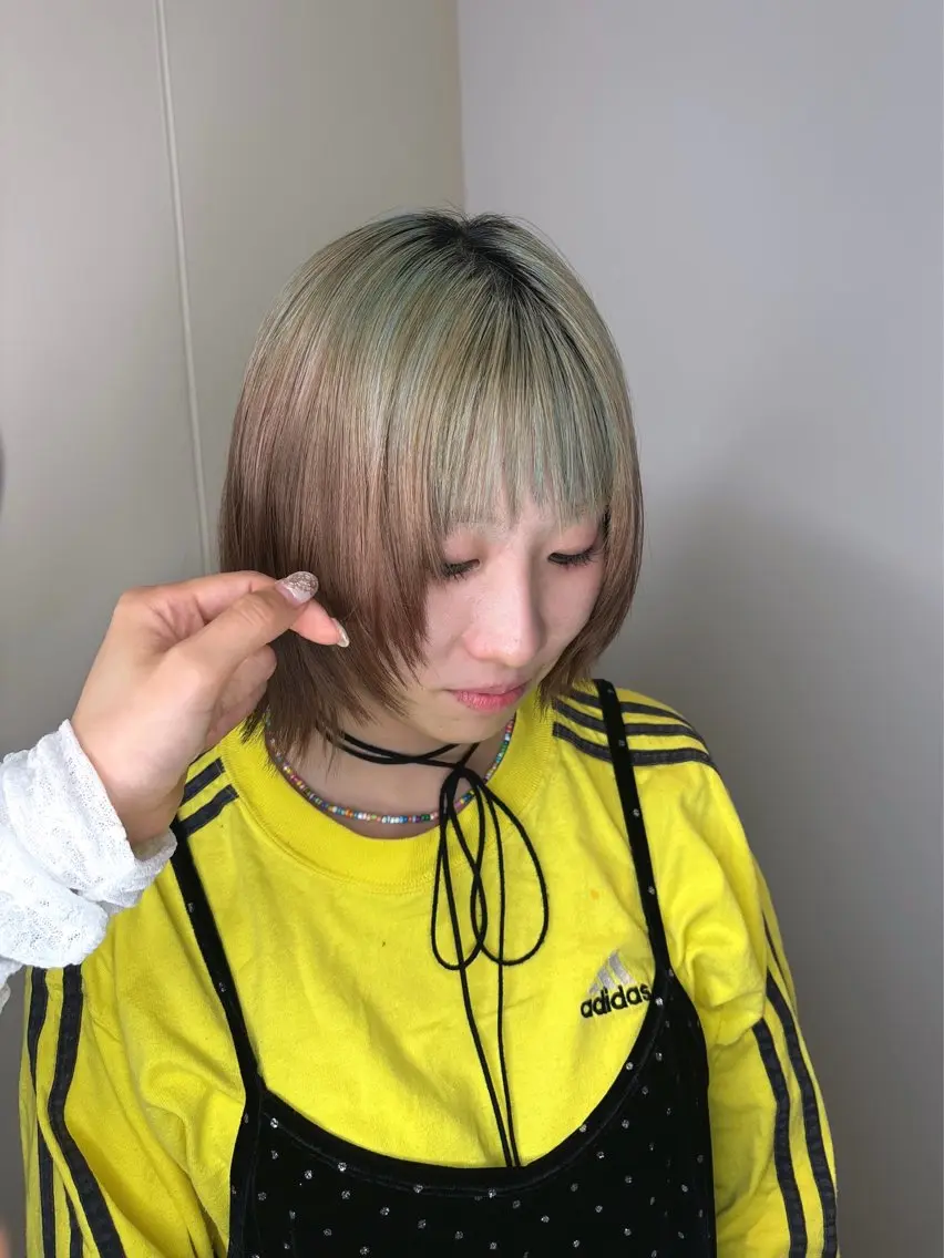 ミディアム ボブ 顔まわりレイヤー 顔周りカット レイヤーカット 似合わせカット カット かけだ まゆのヘアスタイル