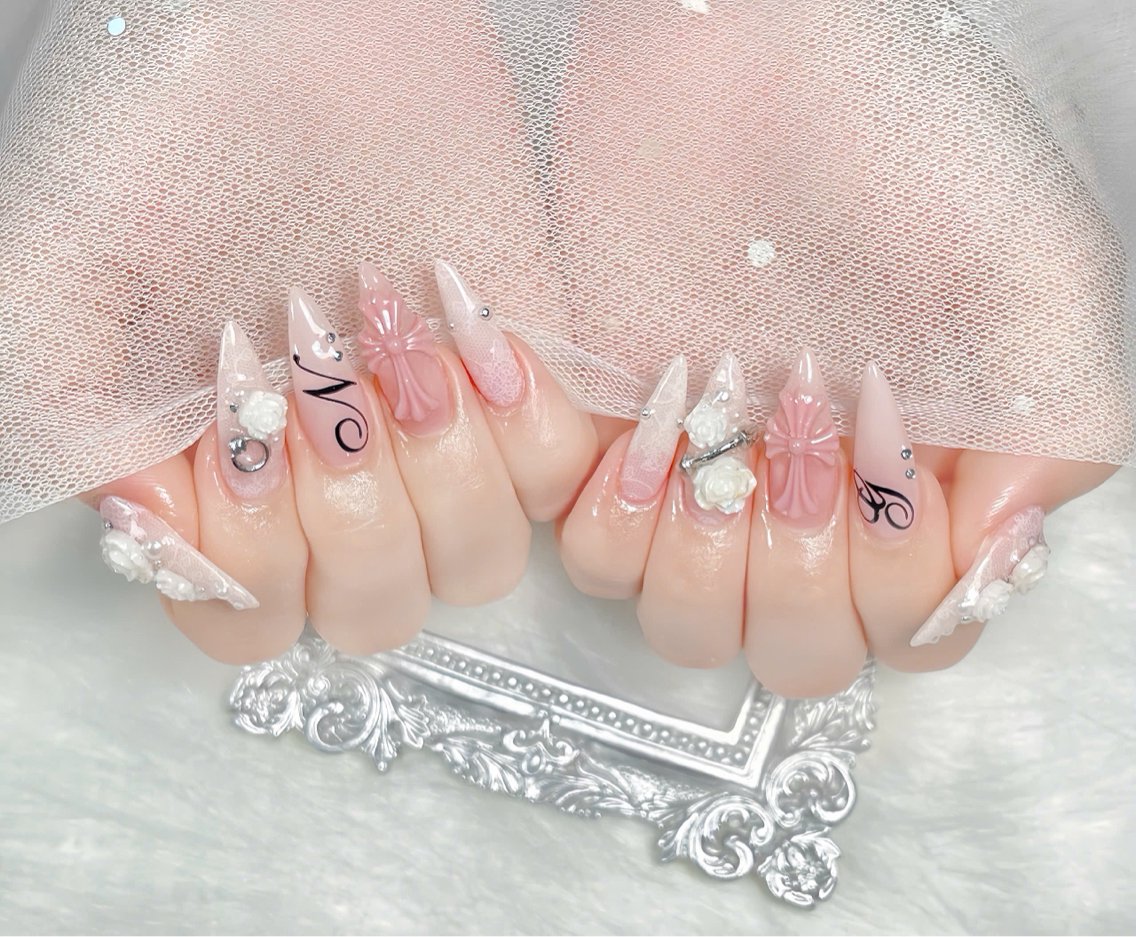 ネイル チークネイル 長さ出し フレンチネイル ジェルネイル グラデーション ハンドネイル THANHTHANH NAILのネイルデザイン