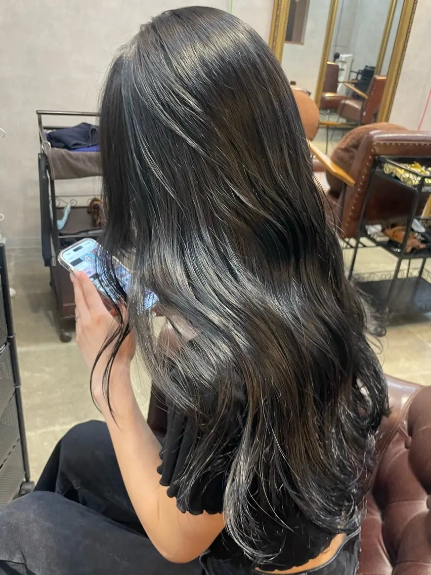 ロング カラー 【aini天王寺】 𝐚𝐢𝐫𝐢✂︎のヘアスタイル