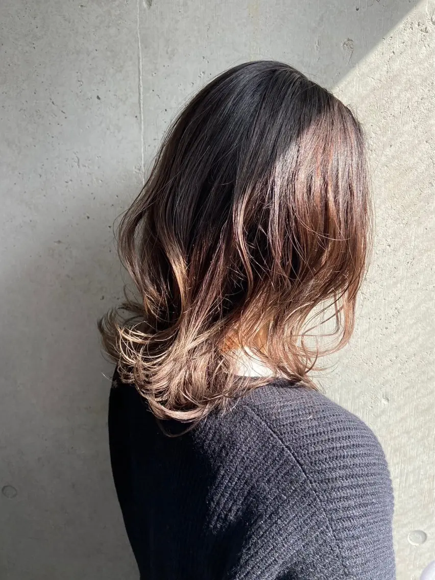 ミディアム カット ヘアカラー トリートメント J /レイヤーカット /ショートボブのヘアスタイル