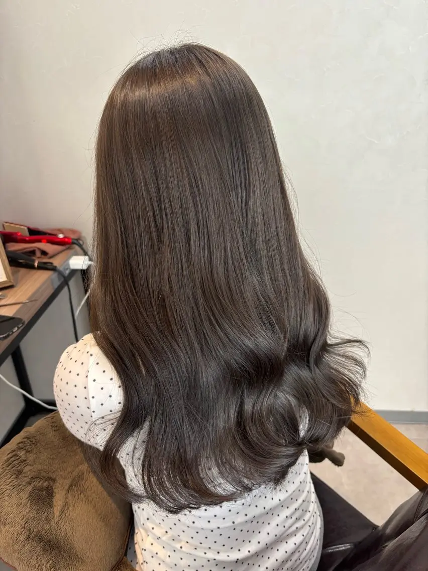 ロング カラー ブリーチ ダブルカラー グレージュ ブリーチなしカラー カット ヘアカラー トリートメント レイヤー✂︎ぷつボブ 艶カラー🤍noaのヘアスタイル