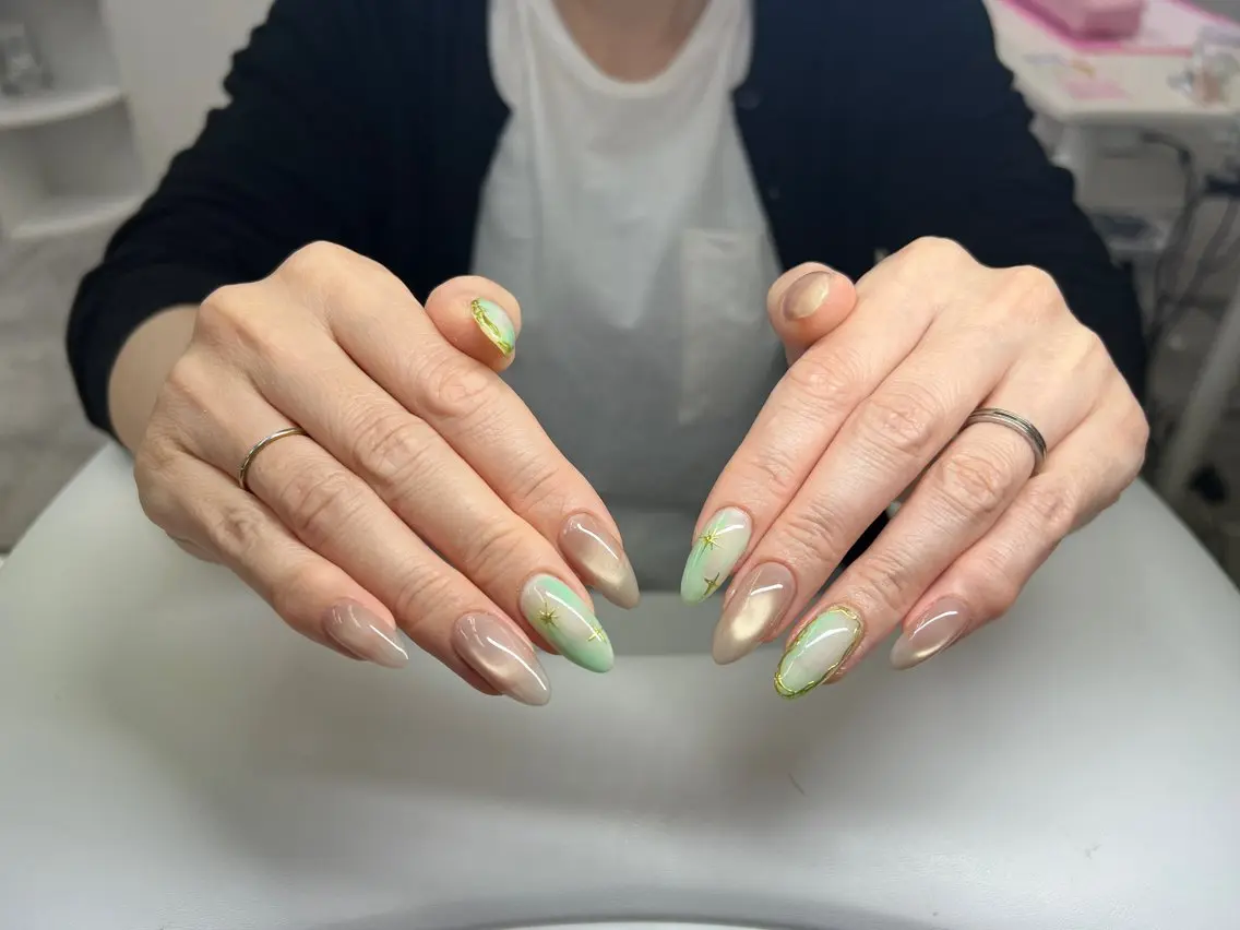 ネイル ボルドー ブラウン チークネイル ドット フットネイル ハンドネイル ハンドケア VAN NAIL SALON海老名店のネイルデザイン