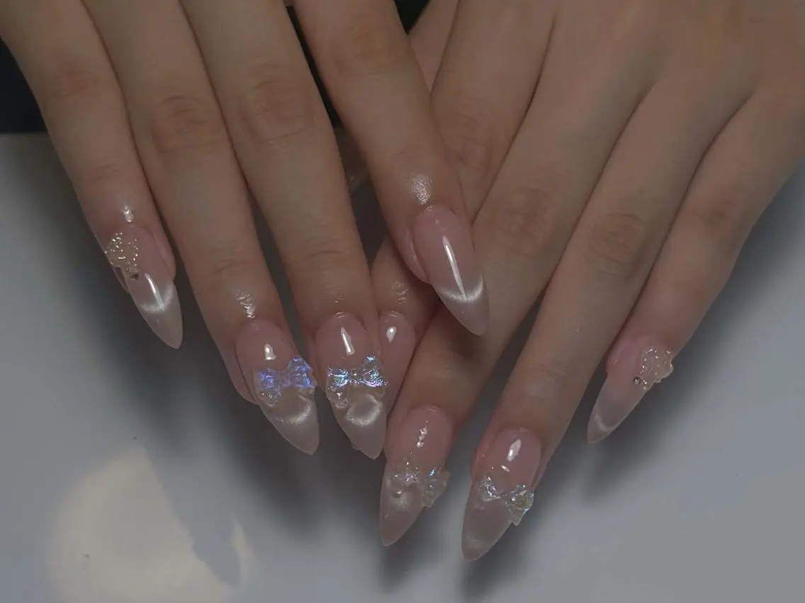 ネイル 長さ出し グラデーション 卒業式 キラキラネイル マグネットネイル アンアンBelle Nail 池袋のネイルデザイン