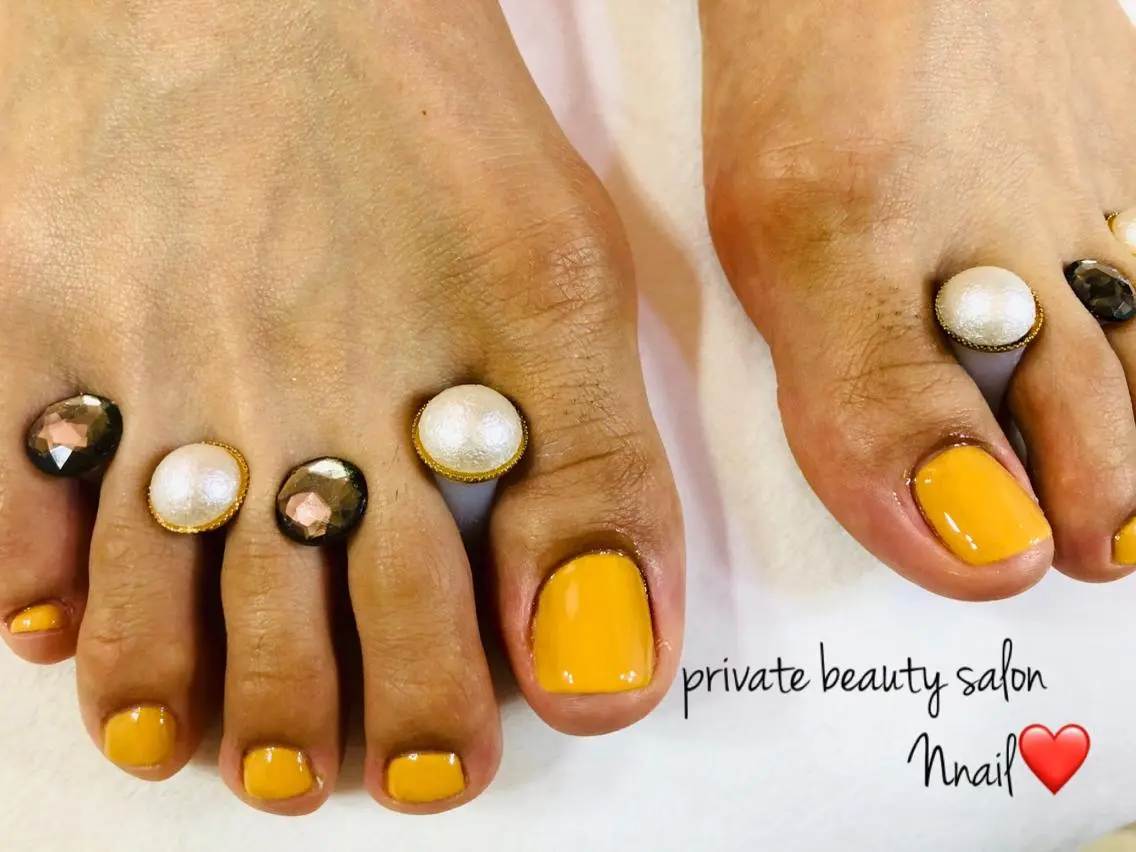 ネイル フットネイル ワンカラーネイル 🌿Nnail🌿 プライベートサロンのネイルデザイン