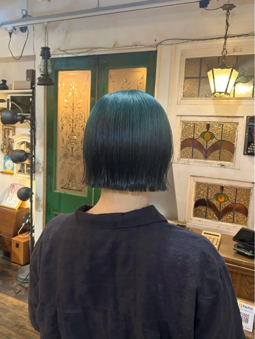 ショート カラー 黒髪 ブリーチ カット ヘアカラー トリートメント BRITS 渡辺 菜々子のヘアスタイル