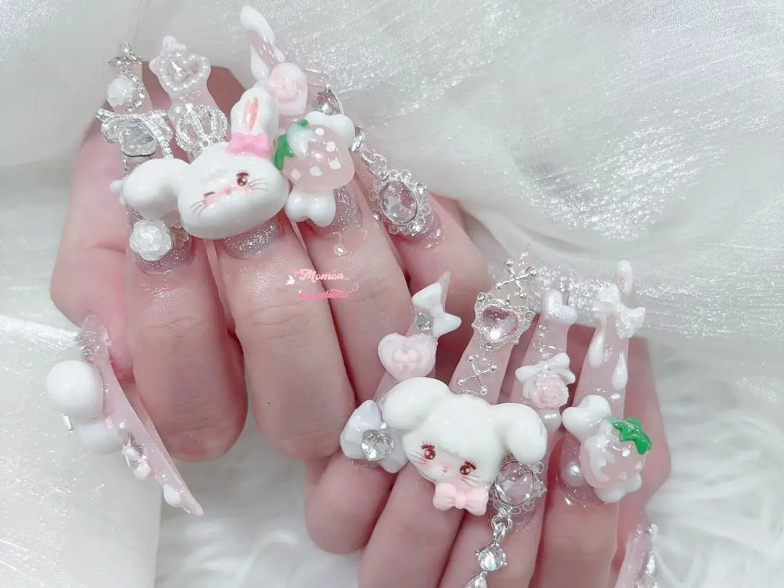 ネイル 長さ出し キラキラネイル 韓国ネイル ロングネイル マグネットネイル ハンドネイル ハンドケア 🎀LIMIT🎀 長さ出し新宿のネイルデザイン