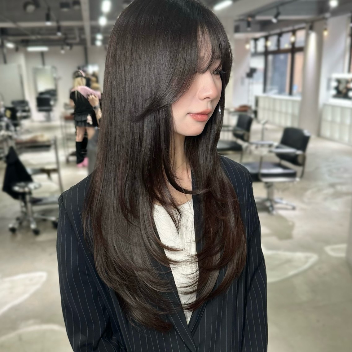 ロング くびれヘア 顔まわりレイヤー 顔周りカット 韓国風ヘア くびれレイヤー カット ヘアカラー 韓国レイヤー🇰🇷 艶髪💎renのヘアスタイル