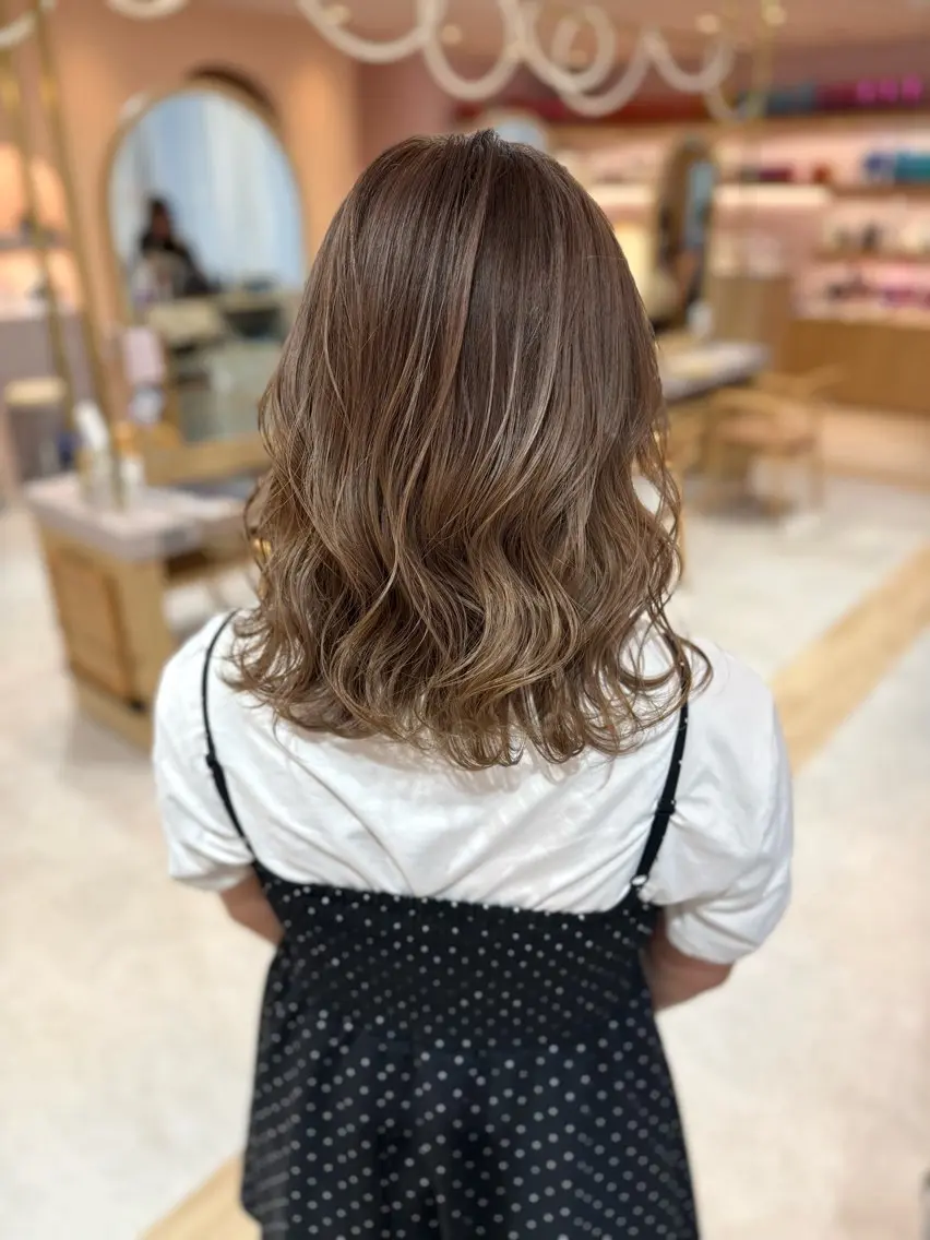 ミディアム ヘアカラー merc.🐰澤田 凜のヘアスタイル