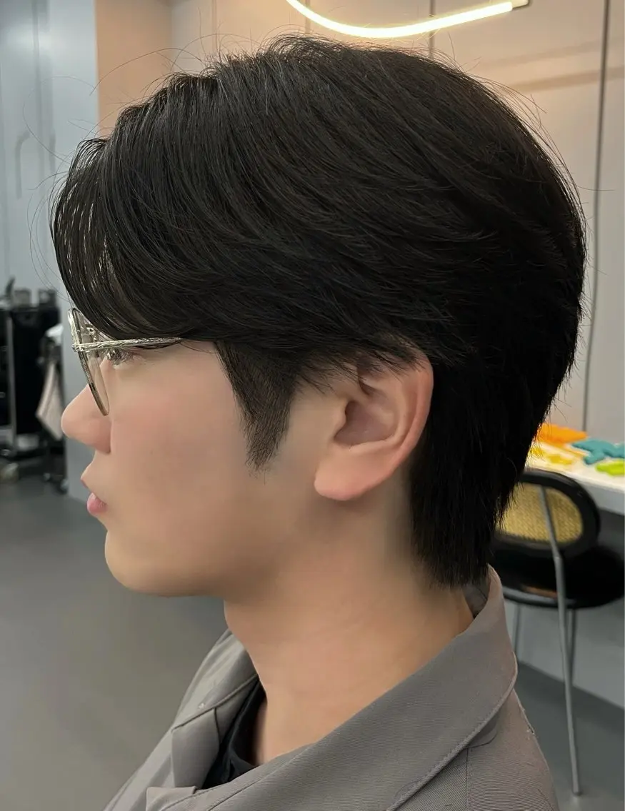 メンズ センターパート メンズ韓国風 アイカ🐺 メンズ韓国ヘアのヘアスタイル