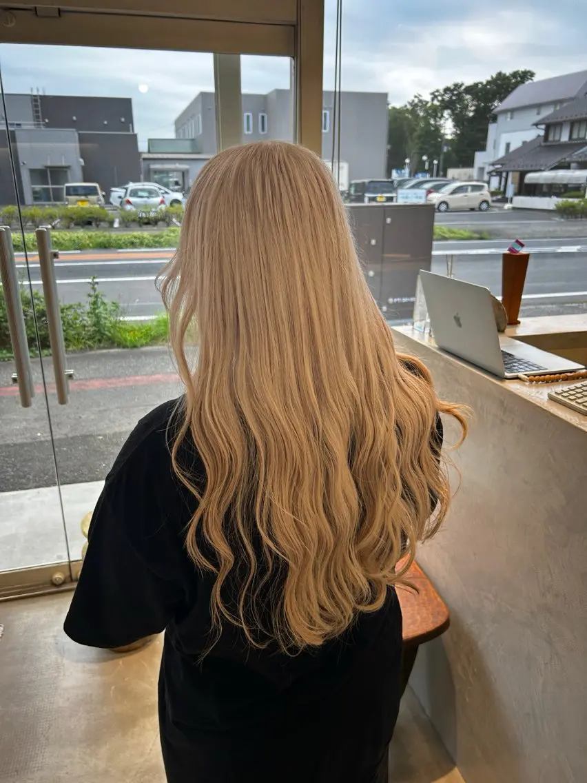 ロング カラー ヘアカラー 篠原 若奈のヘアスタイル