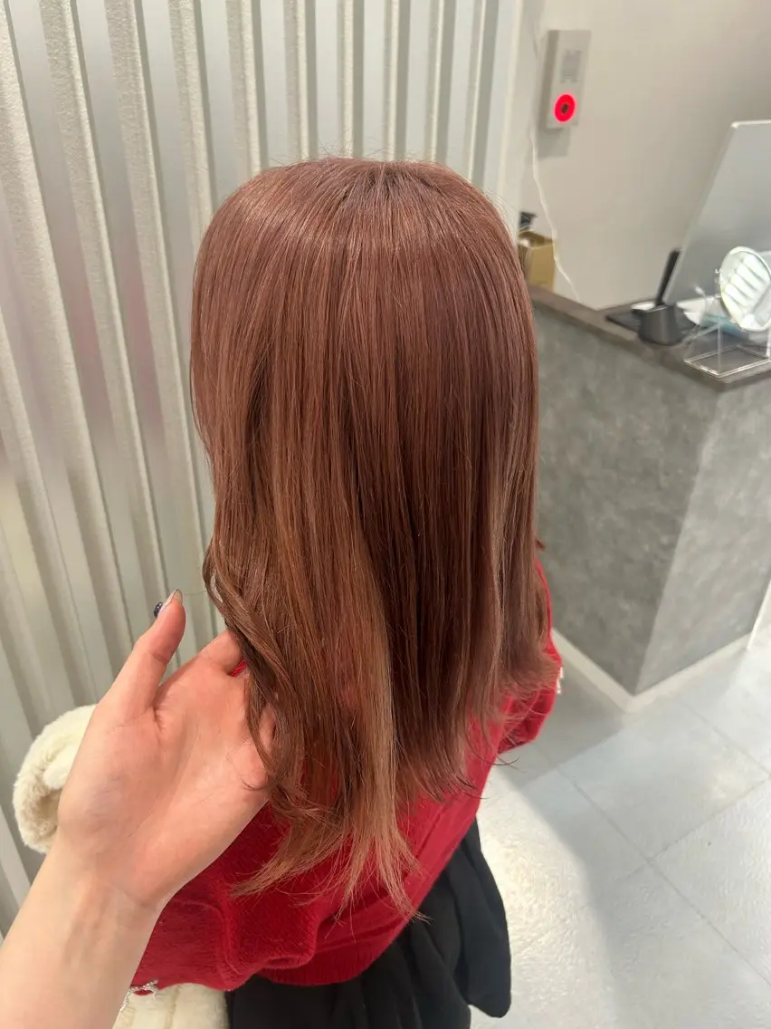 ミディアム ヘアカラー あやめ🪽 オリーブ/ハイトーンのヘアスタイル