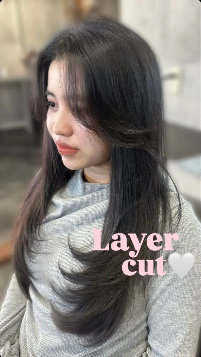 ロング カット amy .のヘアスタイル