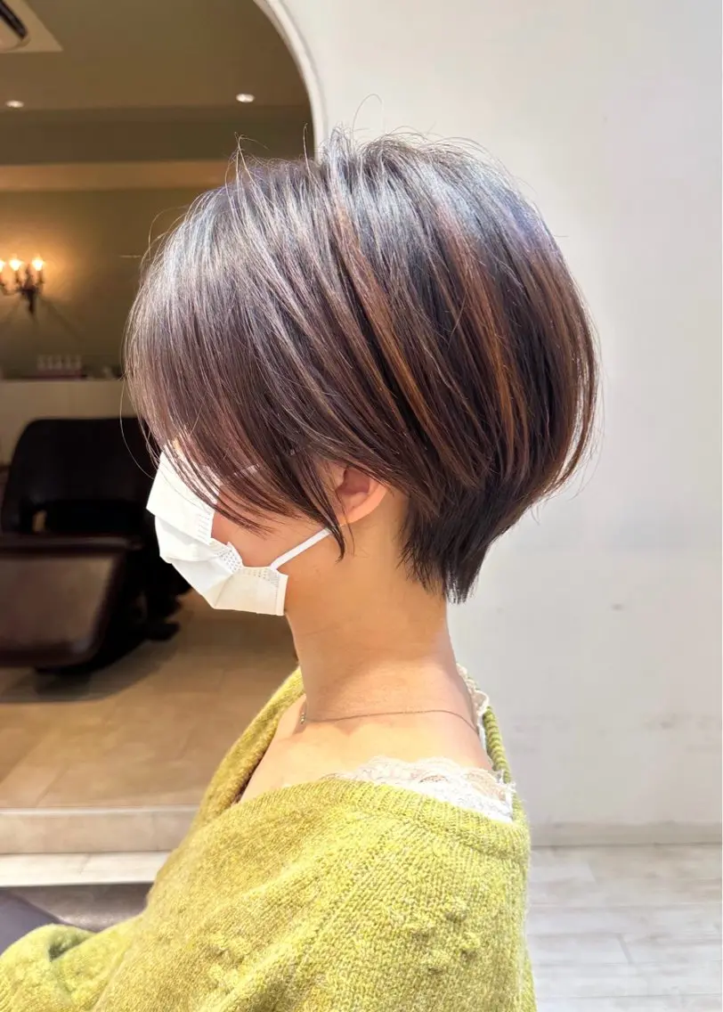 ショート 切りっぱなしボブ ボブ くせ毛 外国人風カラー 伸ばしかけ カット トリートメント 大人可愛いレイヤー 大田のヘアスタイル