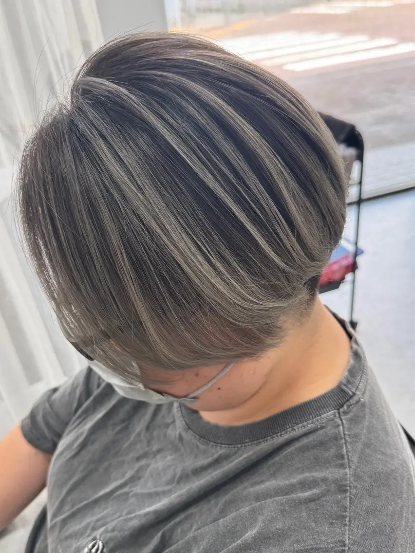 ショート カラー バレイヤージュ レイヤーカット カット ヘアカラー トリートメント ヒラガカナ▼ ECLAT HAIRのヘアスタイル
