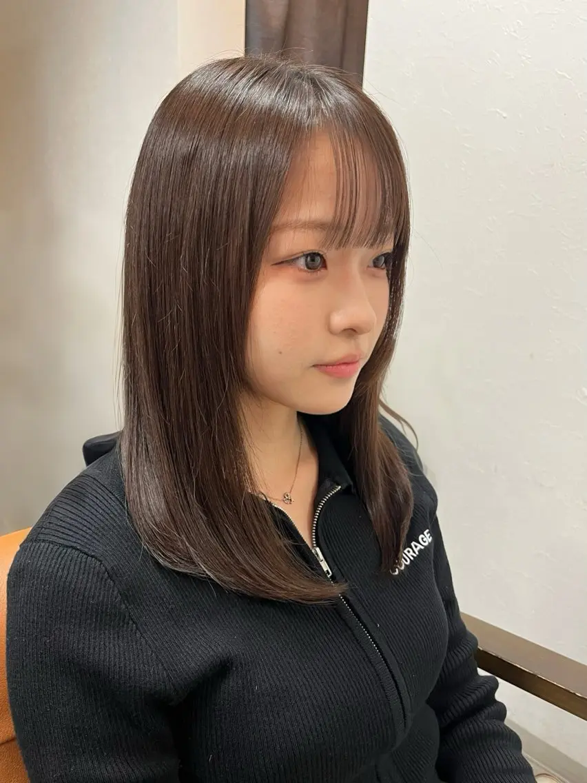 セミロング カット ヘアカラー トリートメント 顔周りレイヤー 髪質改善 / AYUのヘアスタイル