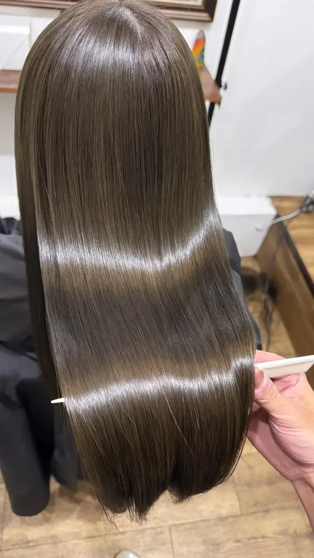 ロング カラー ベージュカラー ブリーチ ブリーチなしカラー オリーブベージュ ヘアカラー トリートメント 椎葉 祐也のヘアスタイル