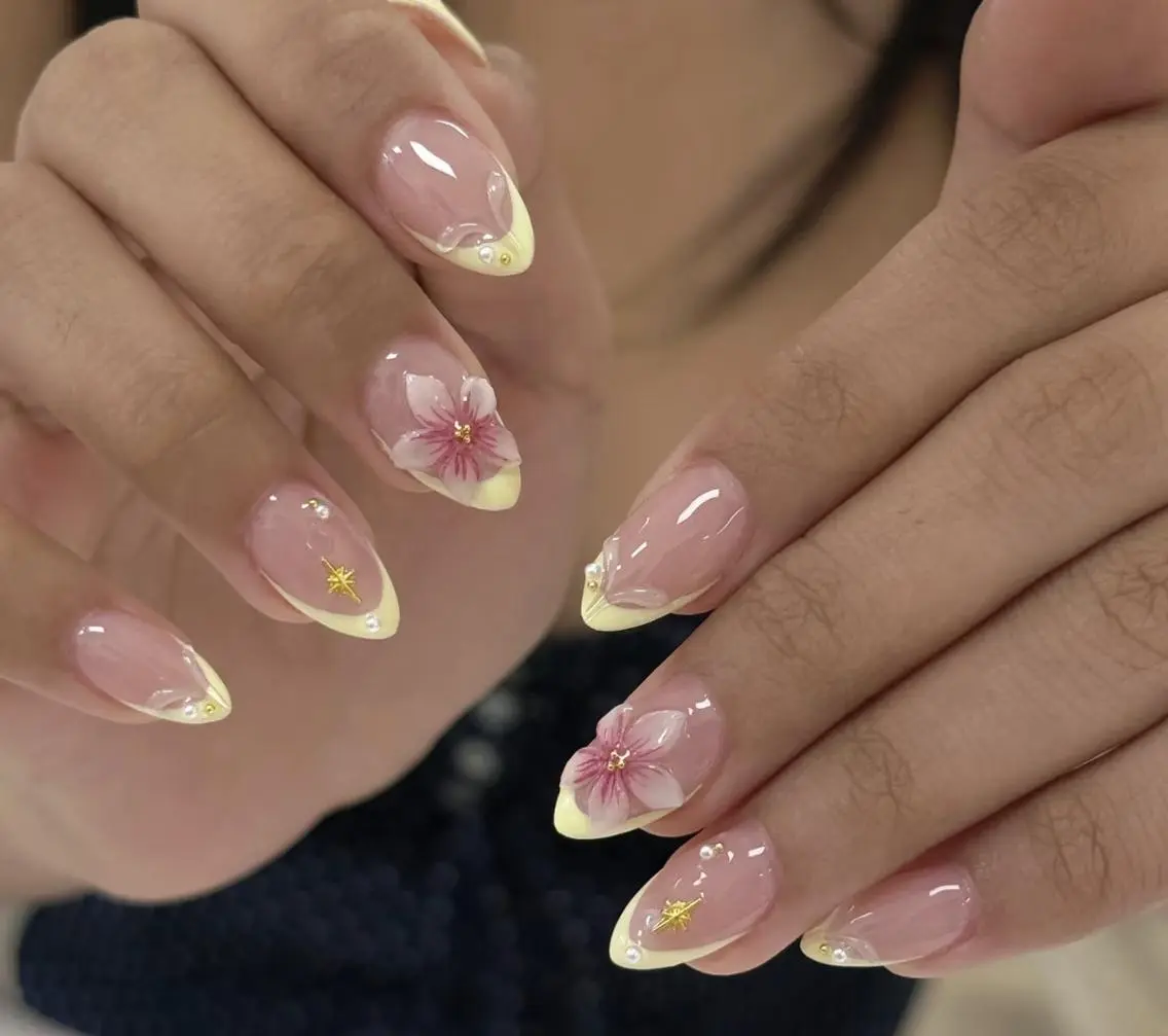 ネイル ハンドネイル 🎀 Ayaka_nailのネイルデザイン