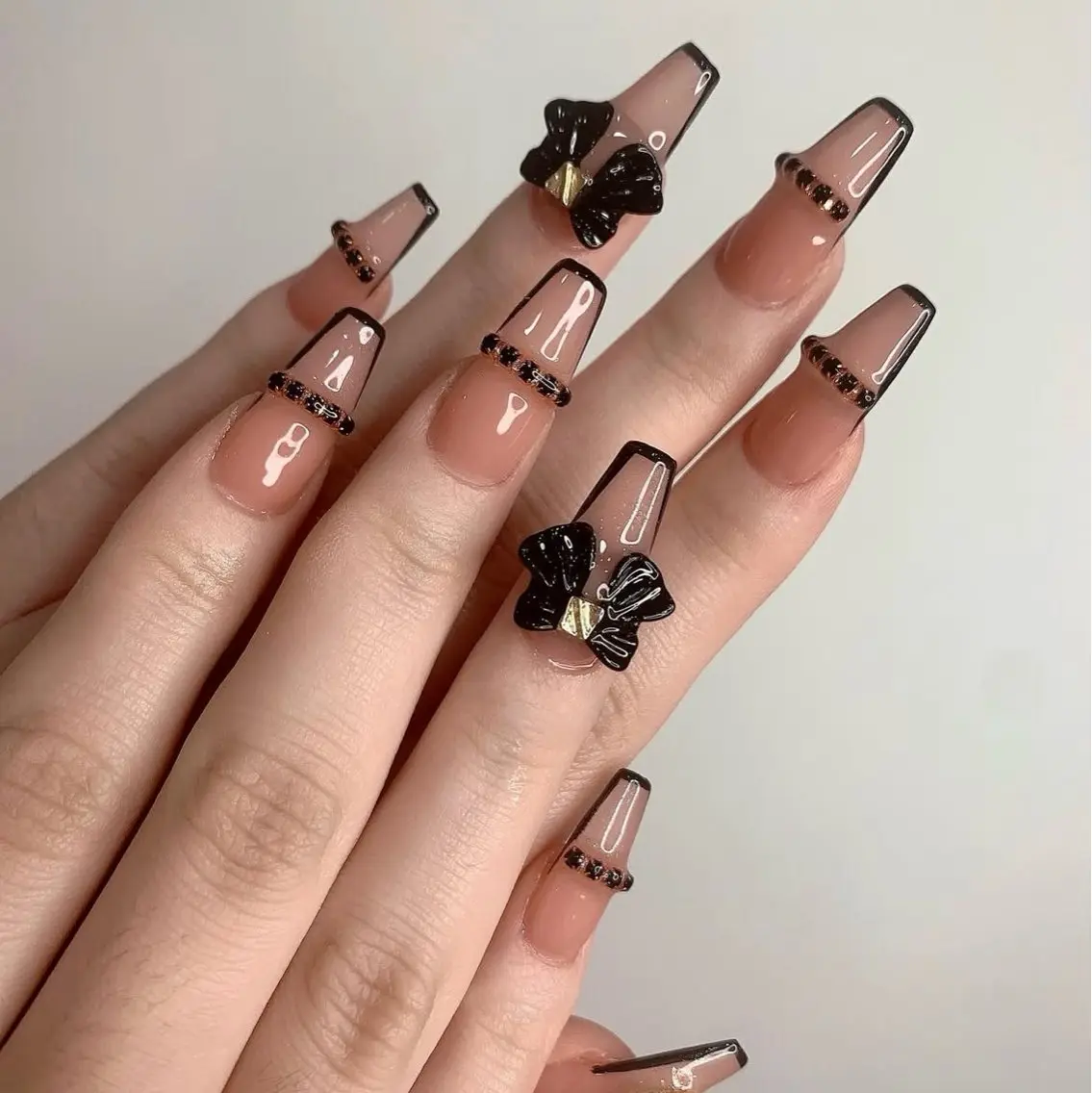 ネイル フレンチネイル ジェルネイル 韓国ネイル マグネットネイル ネイルチップ Rin Nail 新大久保店のネイルデザイン