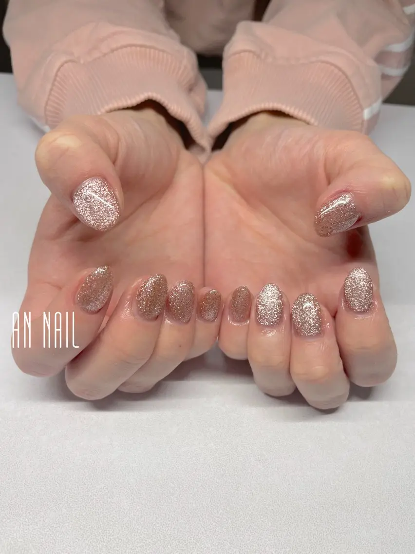 ネイル キラキラネイル マグネットネイル ピンク ハンドネイル AN Nailのネイルデザイン