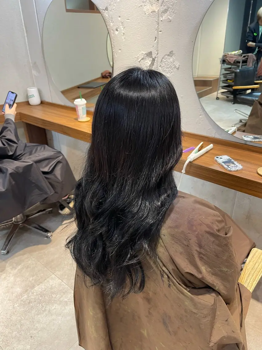 ロング カラー ヘアカラー トリートメント EIGHT 濱田響のヘアスタイル