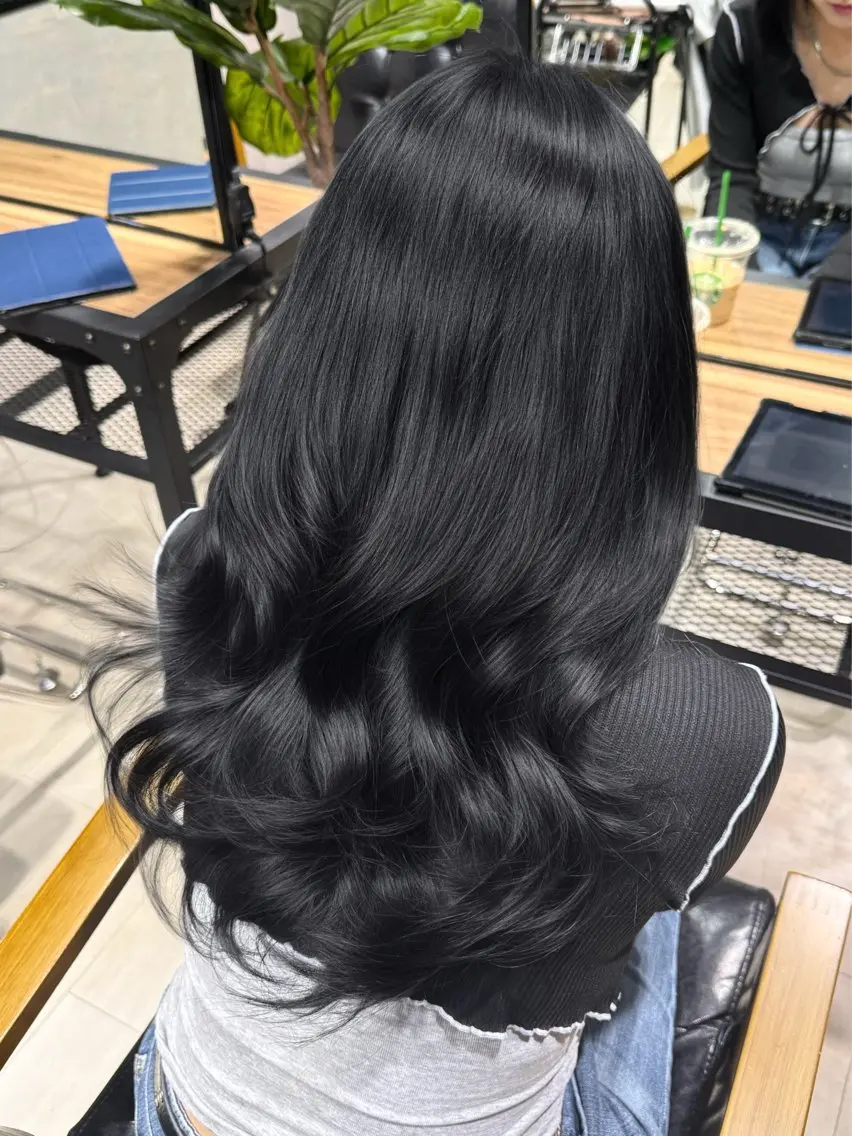 ロング カラー 黒髪 ブルーカラー ブルーブラック ヘアカラー 韓国ヘア りんのヘアスタイル