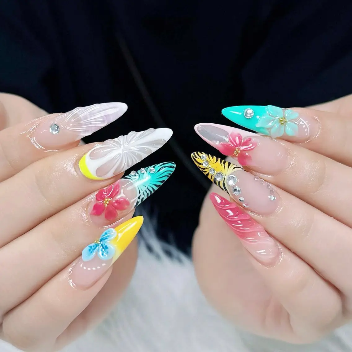 ネイル アートネイル ジェルネイル ガーリー キラキラネイル 韓国ネイル ハンドネイル ハンドケア Nova Nail Salonのネイルデザイン