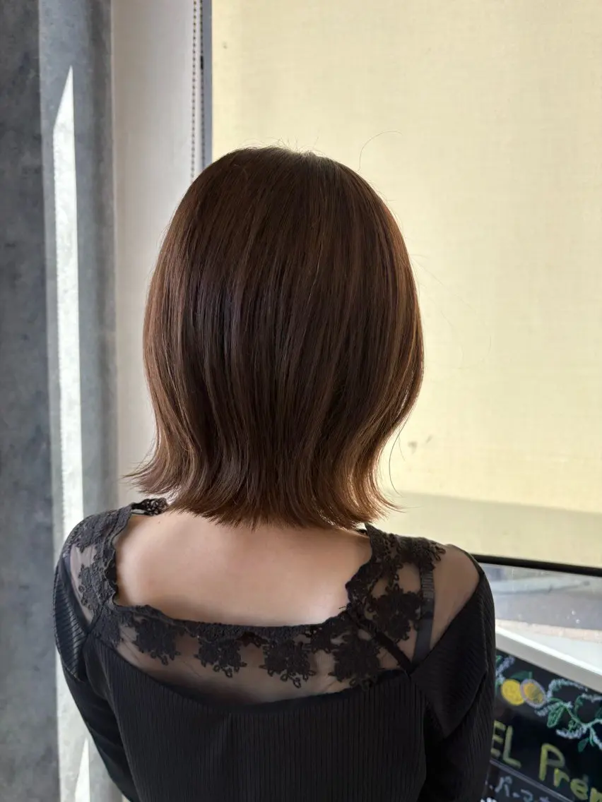 ミディアム カット ヘアカラー トリートメント U-ra NAMIのヘアスタイル
