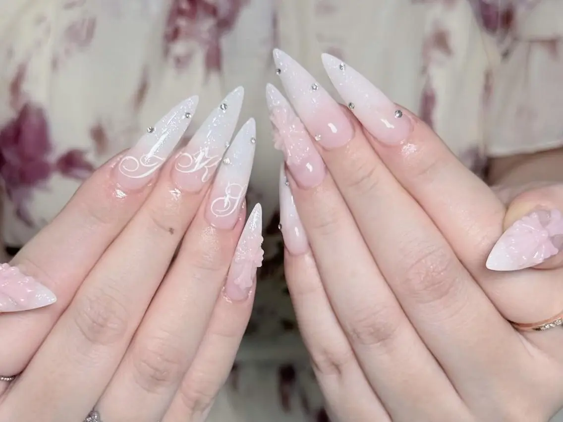 ネイル 長さ出し グラデーション 卒業式 キラキラネイル マグネットネイル Mio💖Belle Nail Salonのネイルデザイン