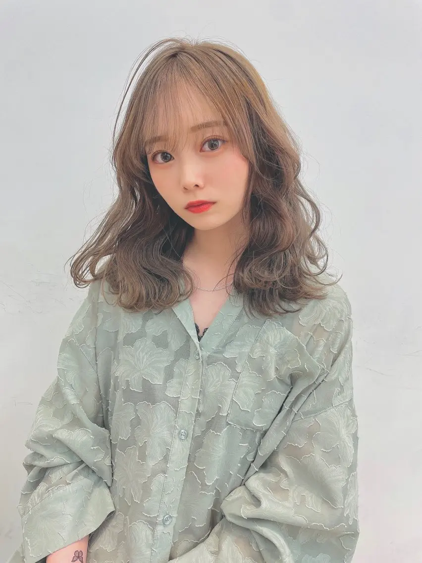 セミロング 韓国風レイヤーカット 松葉翔のヘアスタイル