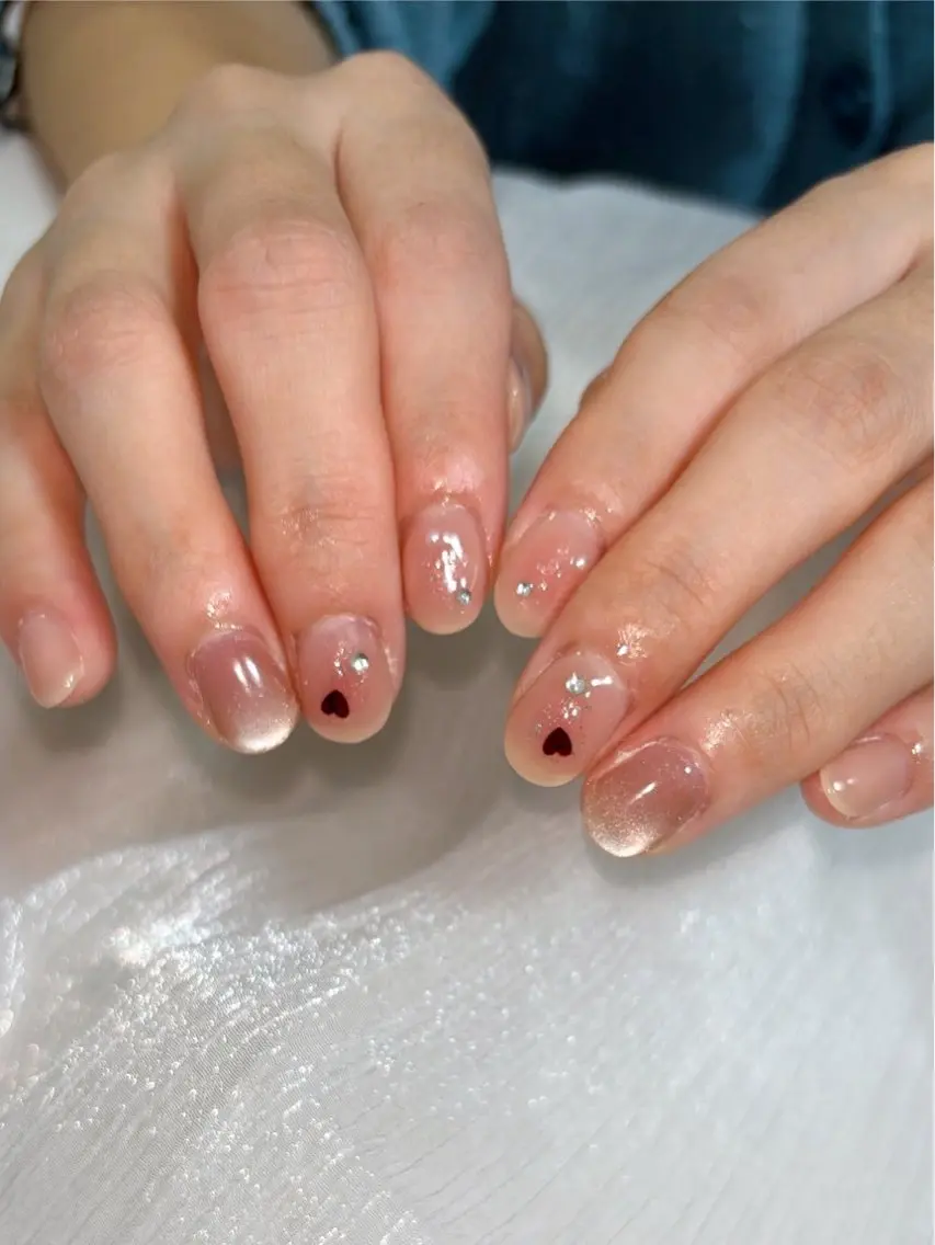 ネイル オーロラネイル フットネイル フレンチネイル ジェルネイル マグネットネイル ハンドネイル mogunail &blowのネイルデザイン