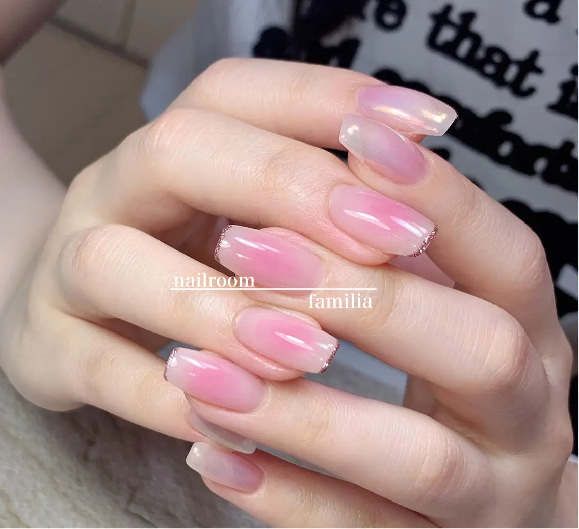 ネイル オーロラネイル チークネイル ハンドネイル -nailroom- familiaのネイルデザイン