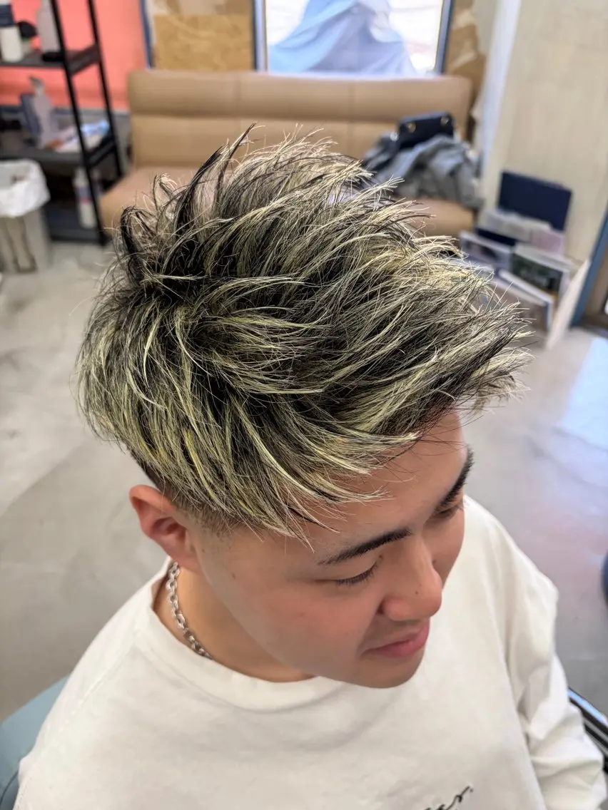 メンズ フェードカット メンズメッシュ スキンフェード カット 激安クーポン 蕨徒歩10分のヘアスタイル