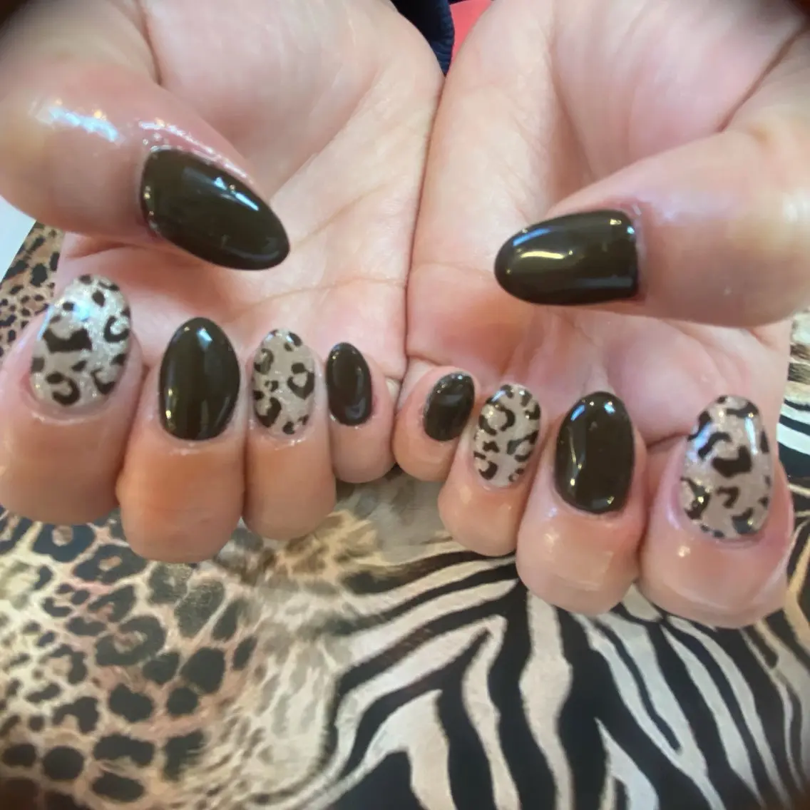 ネイル アニマル柄 マグネットネイル ワンカラーネイル シンプルネイル プライベートサロン N's Nailのネイルデザイン