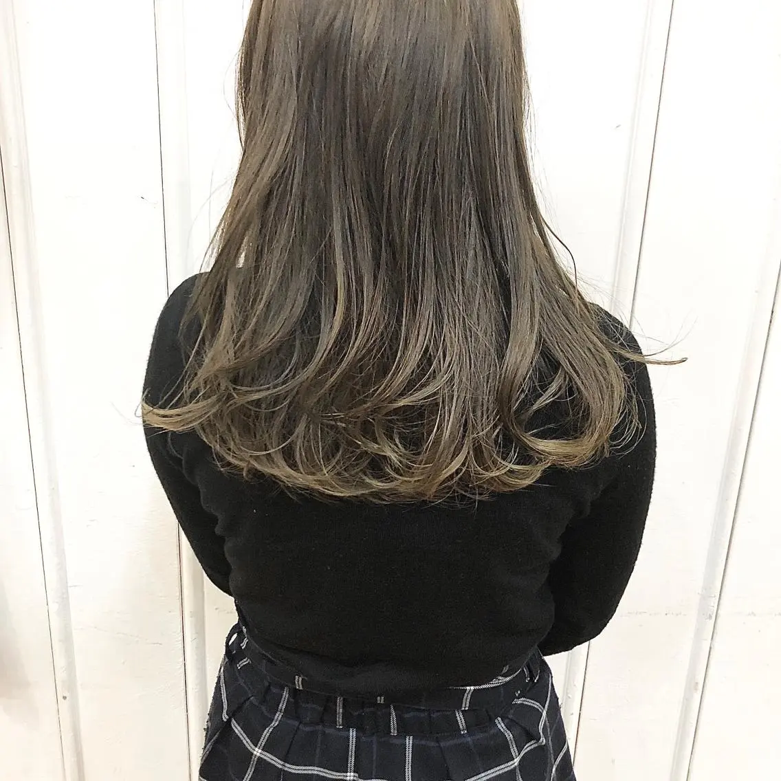 セミロング カラー パーマ ヘアアレンジ メンズ キッズ ネイル マツエク・マツパ ベージュカラー オリーブベージュ インナーカラー/ KANAのヘアスタイル