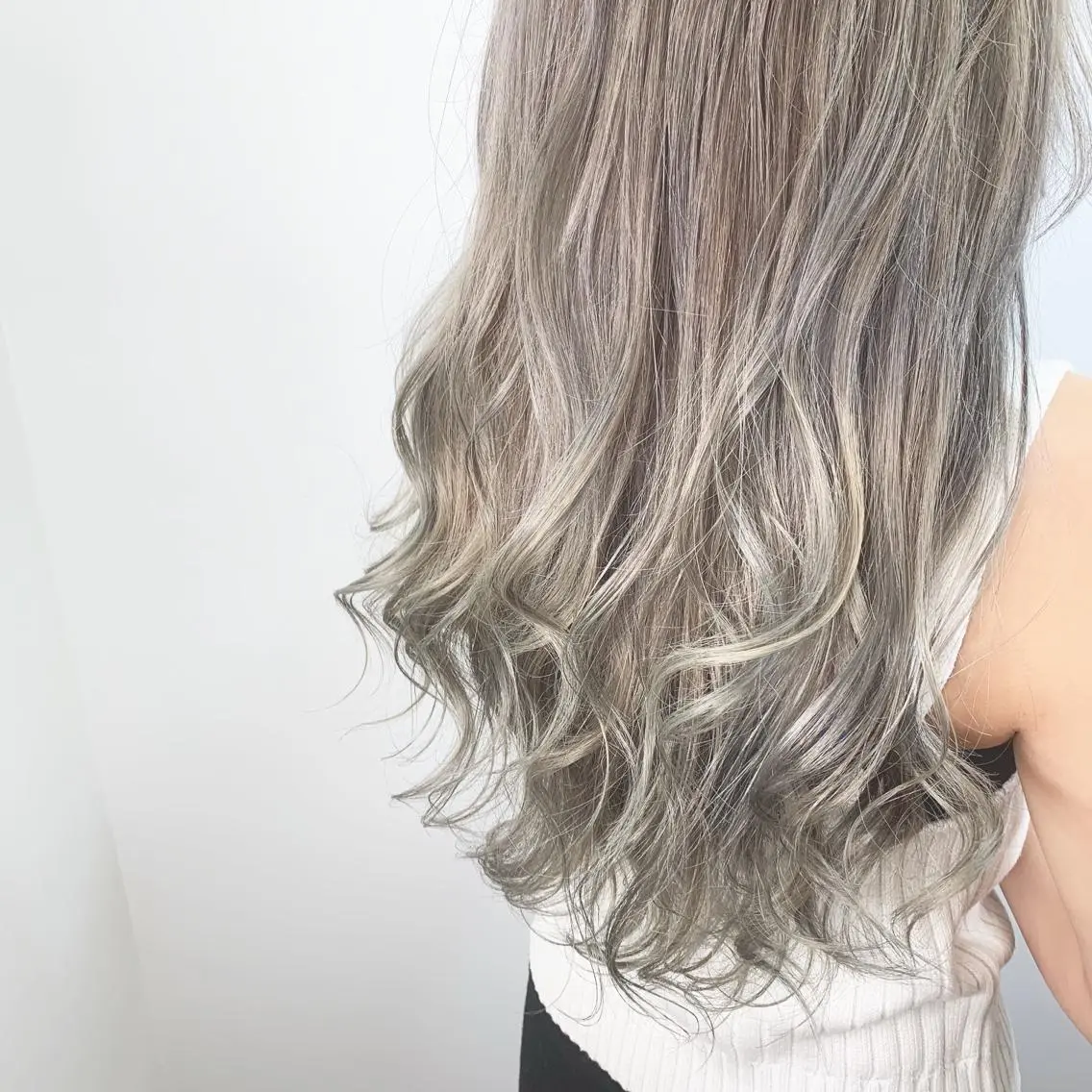 セミロング カット ヘアカラー トリートメント 【White京橋】 岸 拓斗のヘアスタイル