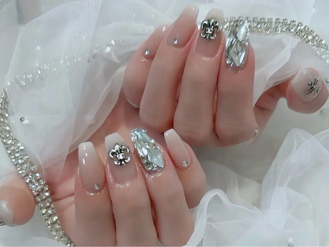 メンズ ネイル メンズ韓国風 クリスマス ボルドー フレンチネイル グラデーション ハンドネイル Rin Nail 新大久保店のネイルデザイン