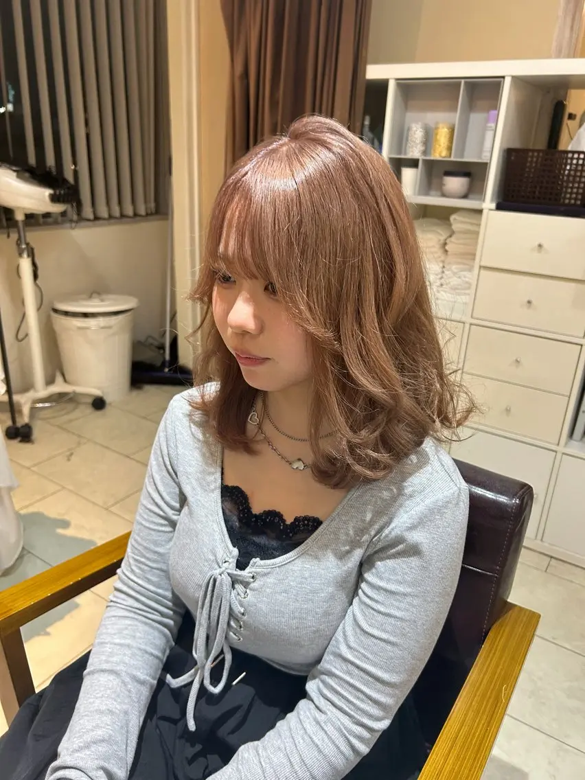 セミロング カラー ベージュカラー ブリーチ ミルクティーベージュ ヘアカラー 透明感カラー🤍 韓国ヘア.nanoのヘアスタイル