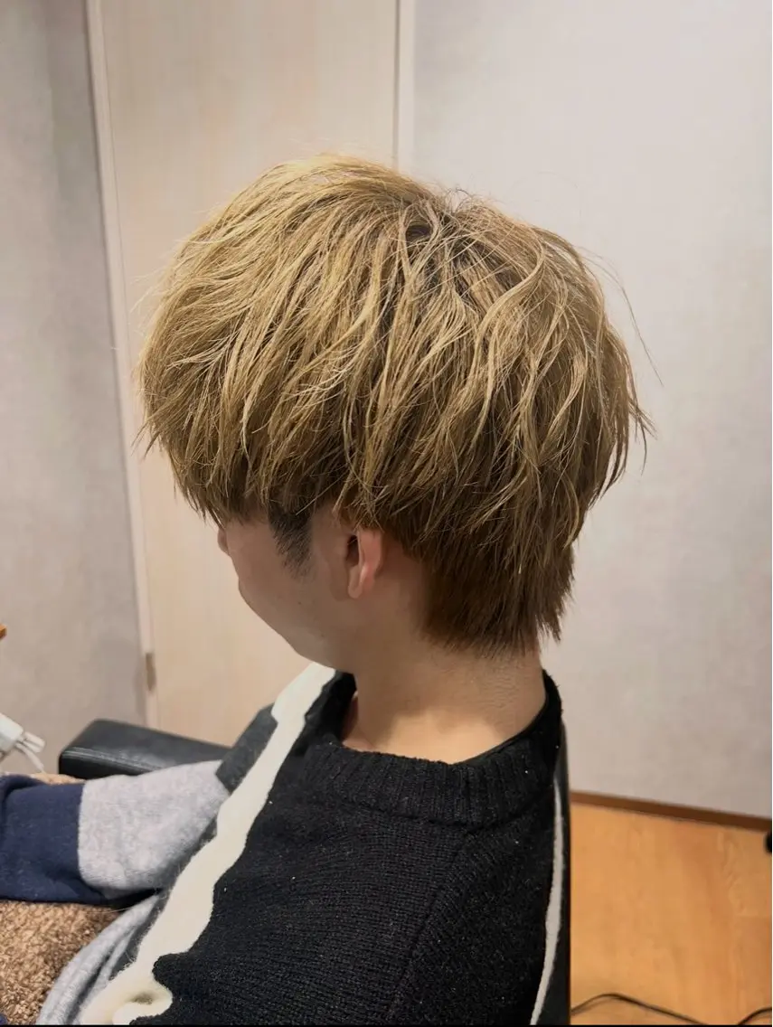 ショート カラー ベージュカラー ブリーチ ショートヘア ウルフカット カット ヘアカラー メンズ特化☝️添田 好恵のヘアスタイル
