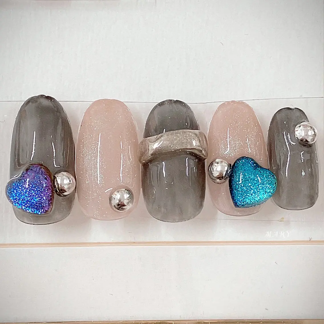 ネイル ハート マグネットネイル ニュアンスネイル ハンドネイル Mary nail .narumiのネイルデザイン