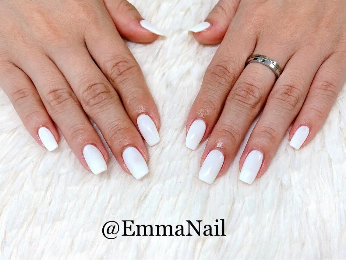 ネイル ワンカラーネイル 夏ネイル ハンドネイル salon EM&A emiのネイルデザイン