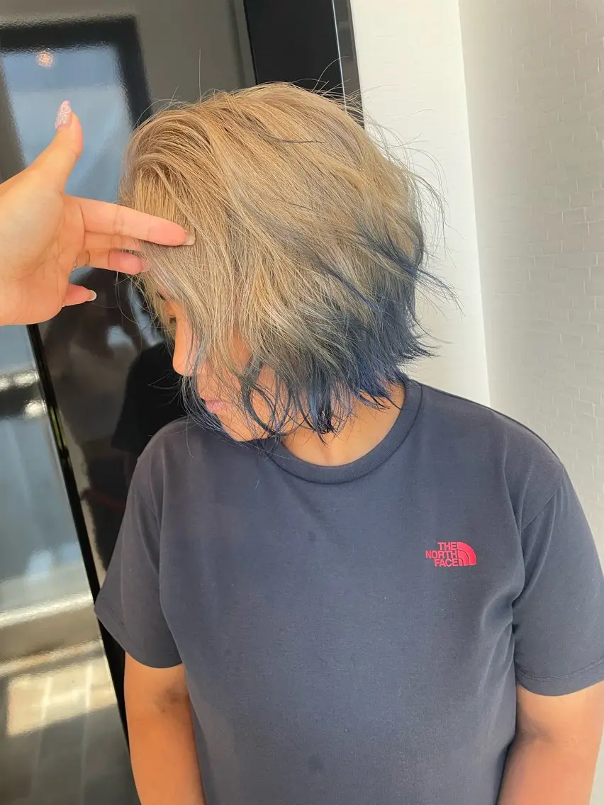 ショート カラー ブロンド ブルーカラー カット ヘアカラー YUI/ ブリーチカラー🌷のヘアスタイル