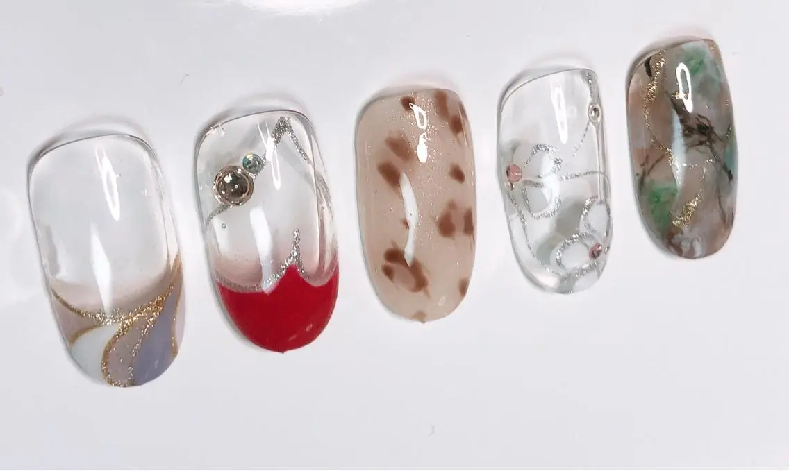 ネイル アートネイル manis .のネイルデザイン