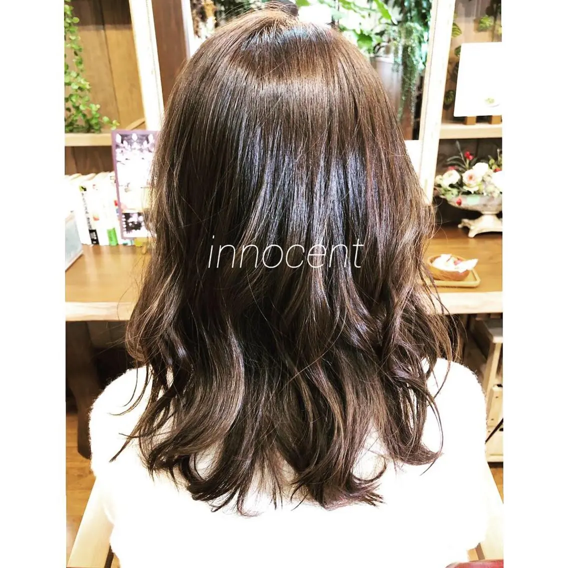 ミディアム カラー グレージュ hamada ikumiのヘアスタイル