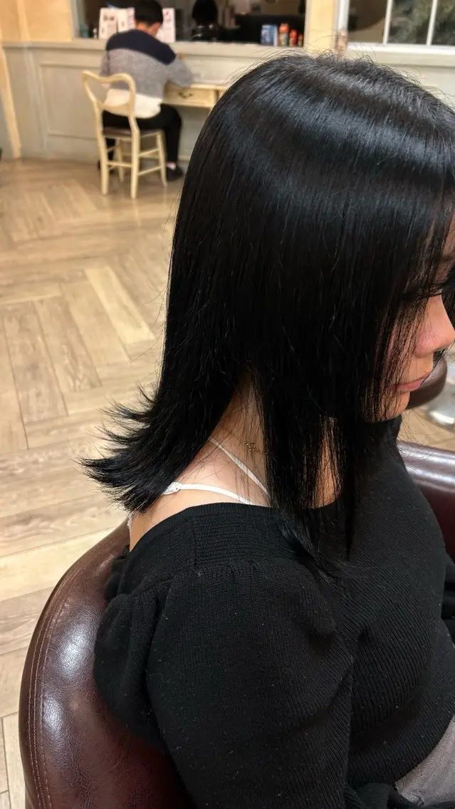 ショート カラー 黒髪 ブルーカラー ブルーブラック 🐾🐈Shiho 🐈‍⬛🐾/暖色のヘアスタイル